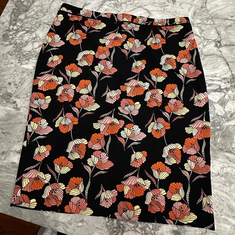 Who What Wear Black Floral Pencil Skirt